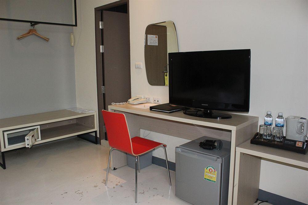 D Varee Xpress Makkasan Hotel Bangkok Dış mekan fotoğraf