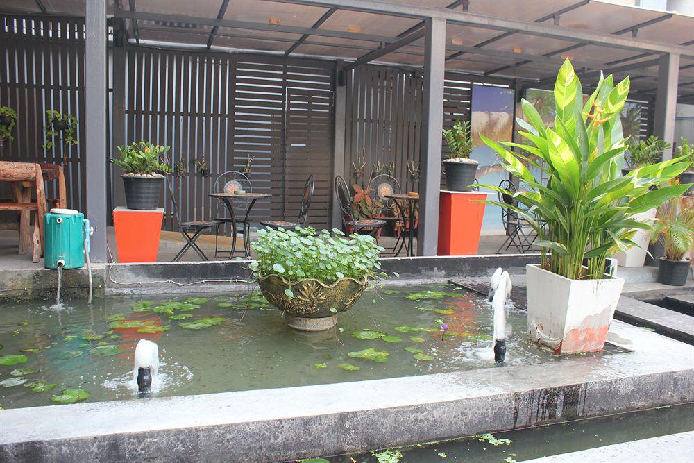 D Varee Xpress Makkasan Hotel Bangkok Dış mekan fotoğraf